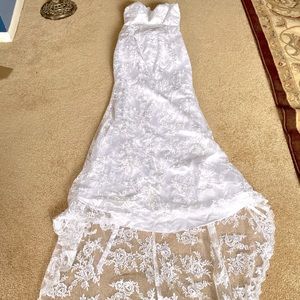 Strapless lace wedding dress-NEVER WORN